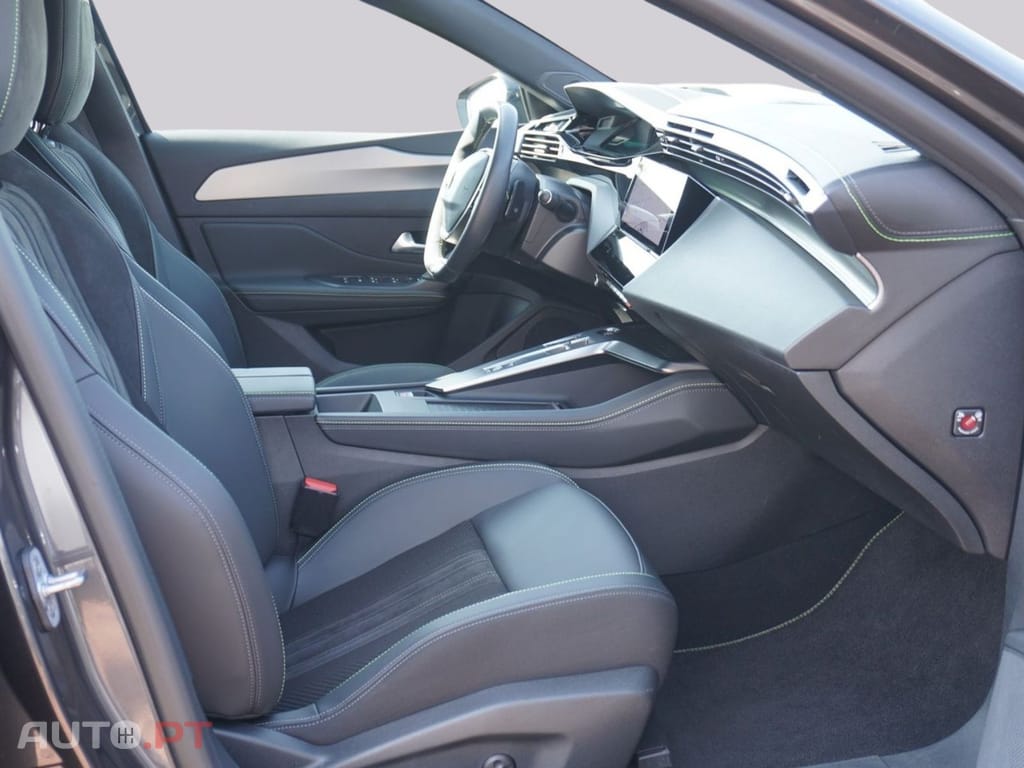 Peugeot 408 GT EAT8
