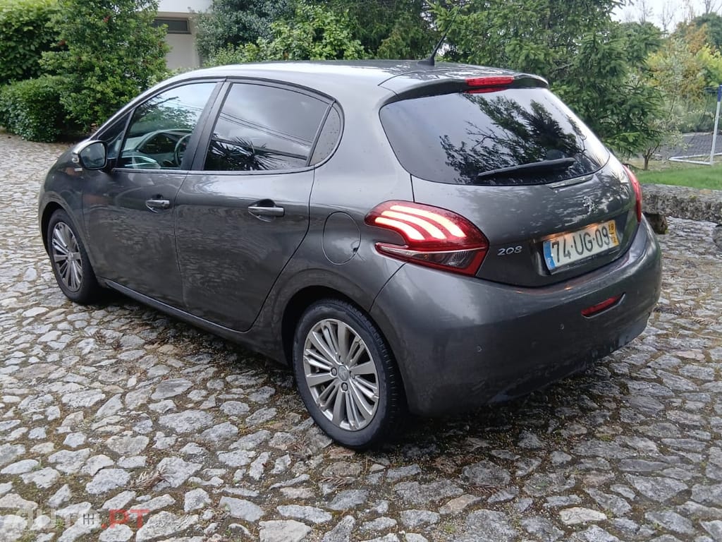 Peugeot 208 CCBHW6