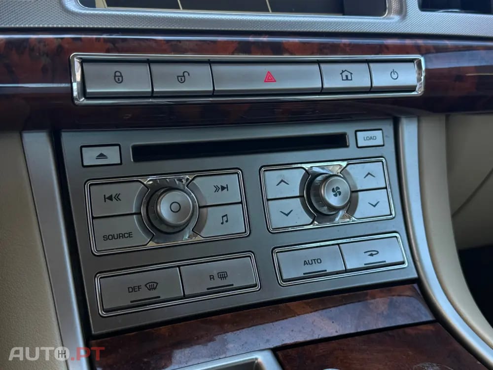 Jaguar XF 2.7 D V6 Luxury