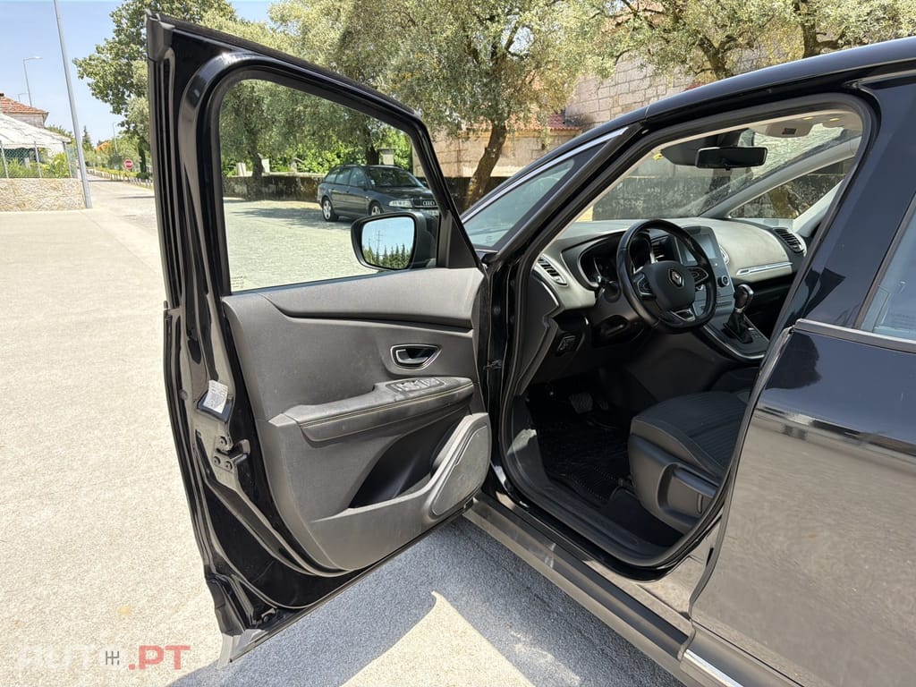 Renault Scénic dCi 110 EDC Dynamique