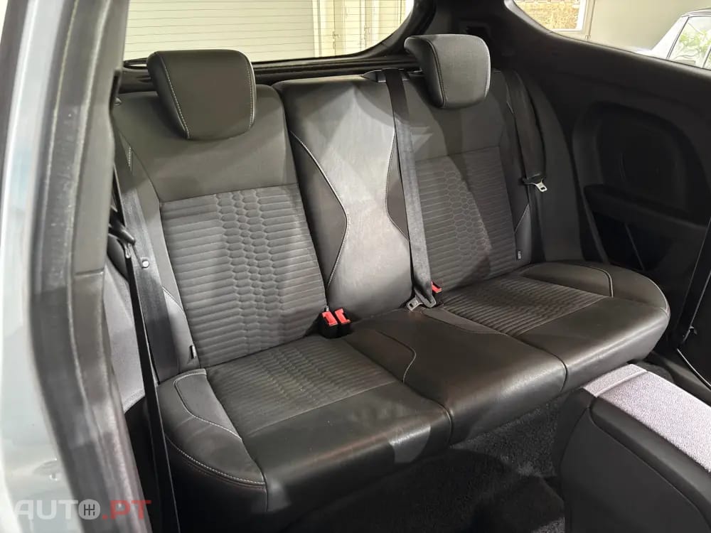 Ford Fiesta 1.6 EcoBoost ST200