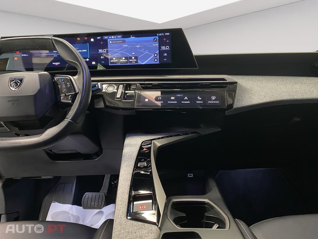 Peugeot 3008 1.2 Hybrid Allure e-DCS6