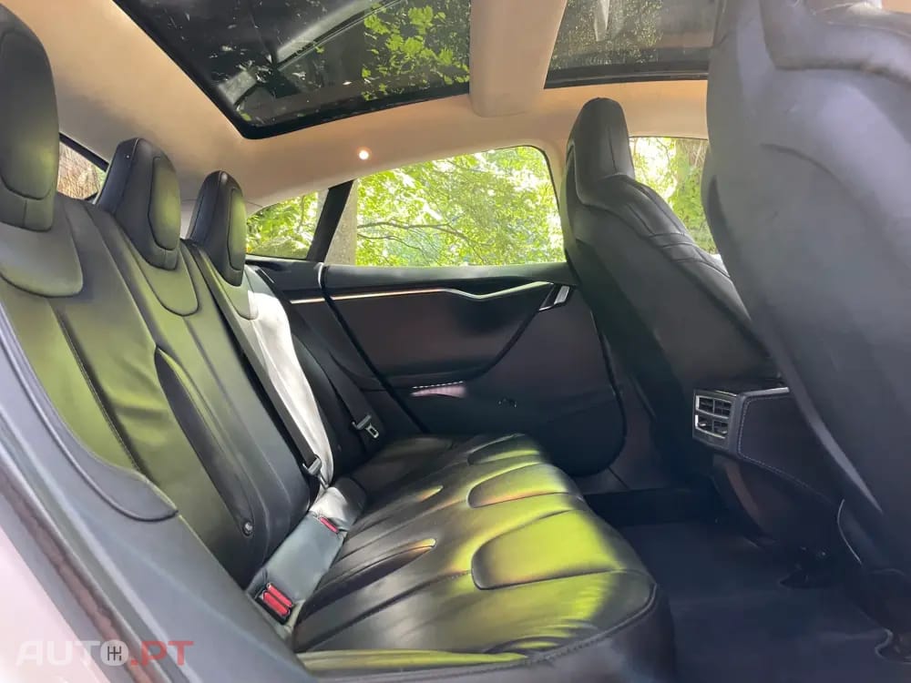 Tesla Model S 90D