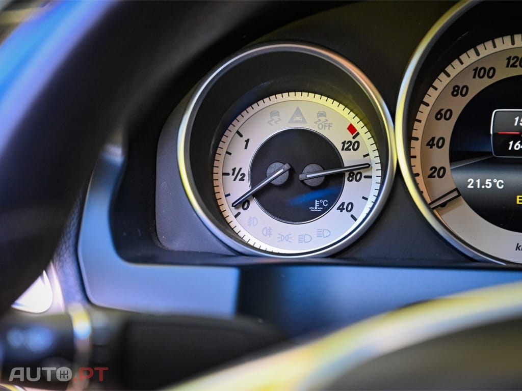 Mercedes-Benz E 200 AMG Line Auto