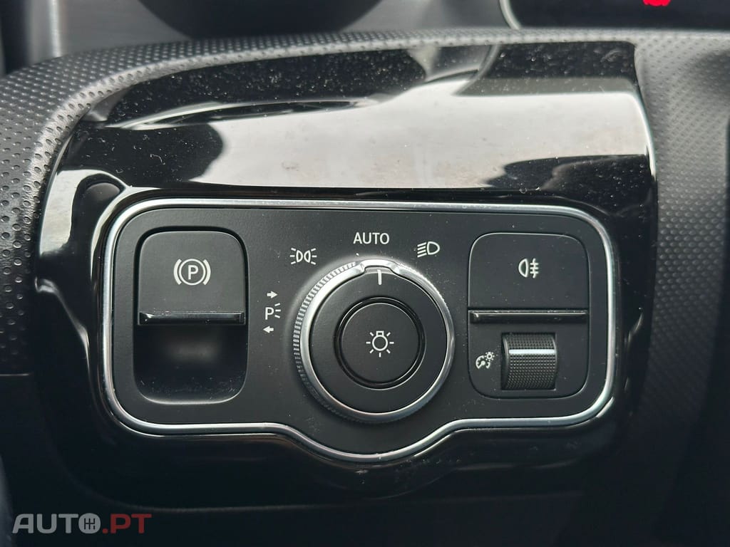 Mercedes-Benz CLA 180 d Shooting Brake AMG Line Aut.