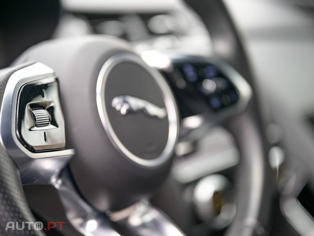 Jaguar E-Pace 1.5 P300e R-Dynamic SE AWD Aut.