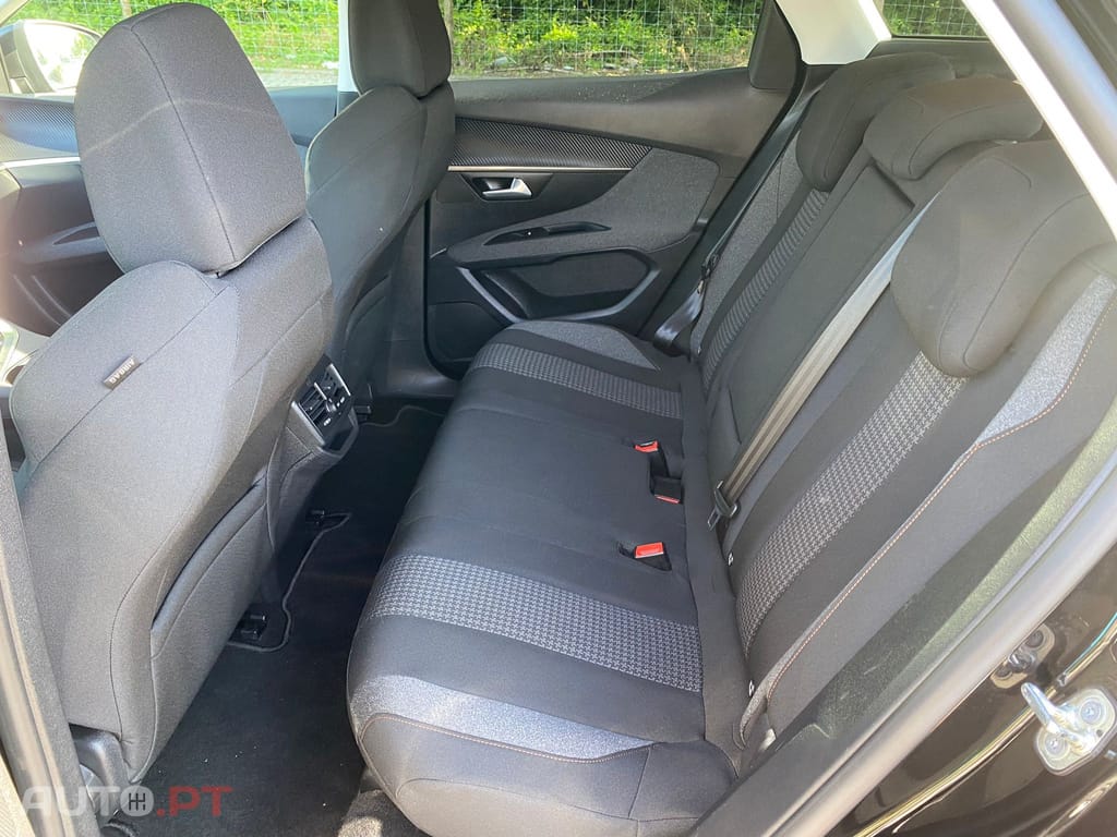 Peugeot 3008 1.5 HDI ALLURE