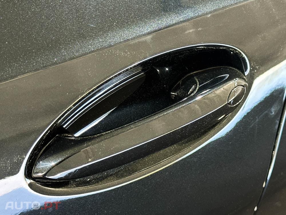 BMW 330 e Pack Desportivo M Auto