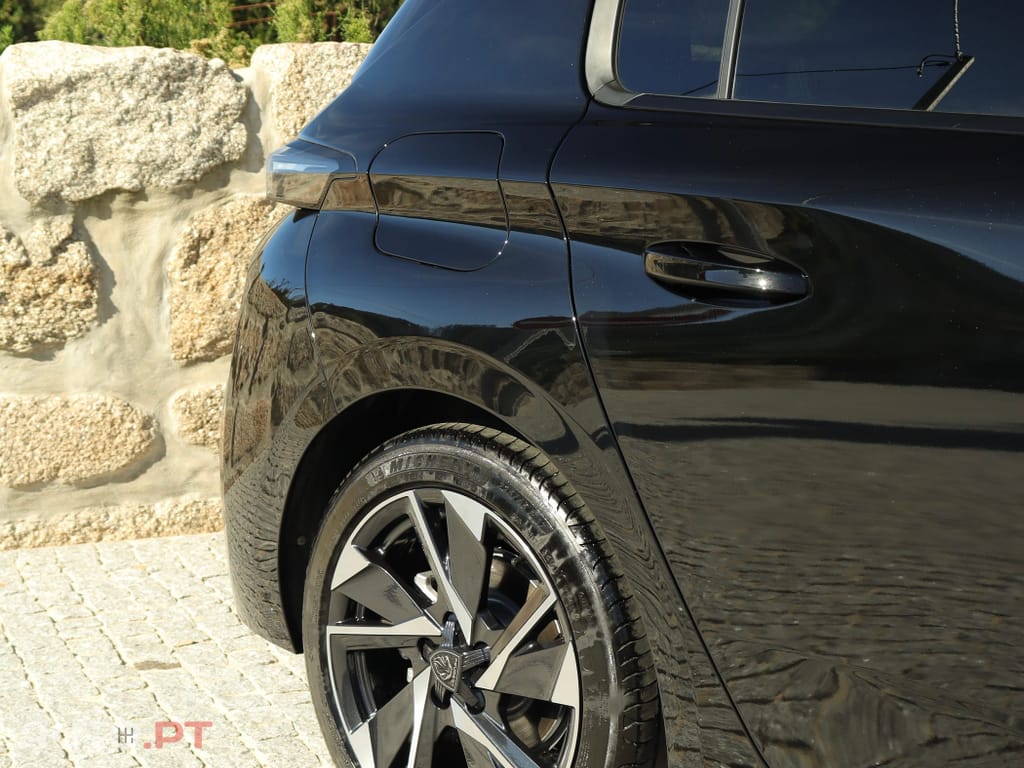 Peugeot 308 1.2 PureTech Allure EAT8