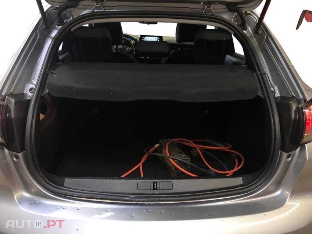 Peugeot E-208 50 kWh Style
