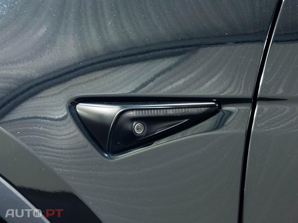 Tesla Model Y Long Range Dual Motor AWD