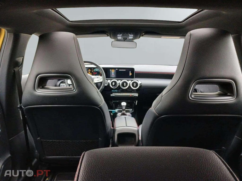 Mercedes-Benz A 180 AMG LINE I.V.A DEDUTÍVEL 