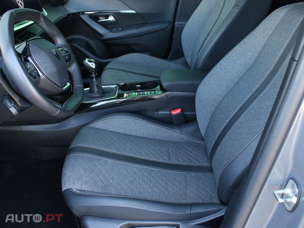 Peugeot 2008 1.2 PureTech Allure