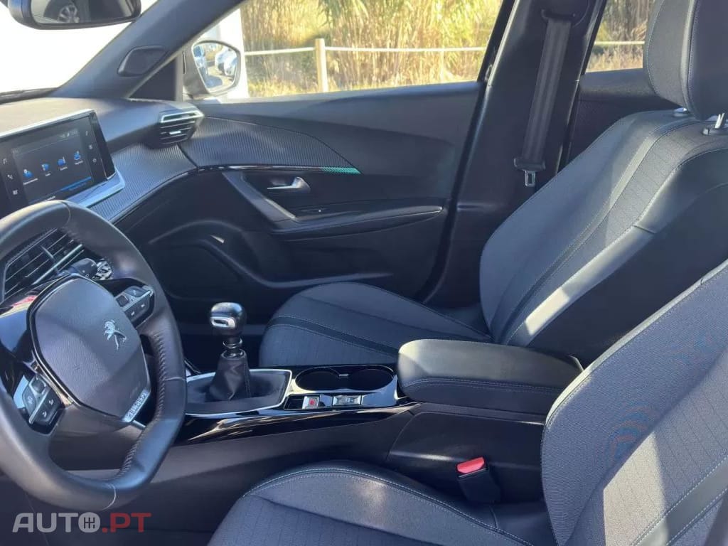 Peugeot 2008 1.2 PureTech Allure Pack