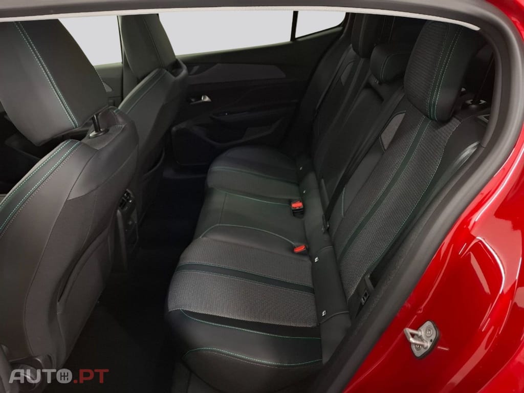 Peugeot 408 1.2 Allure