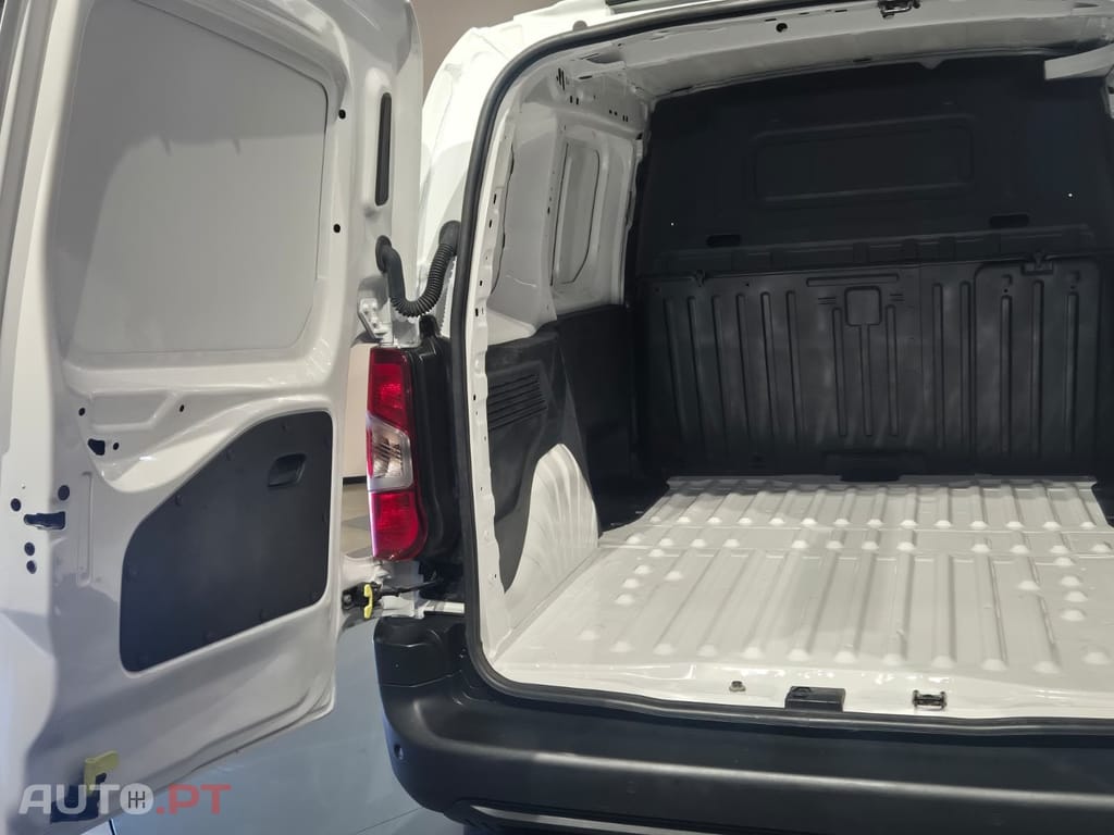 Peugeot E-Partner 50 Kwh Premium
