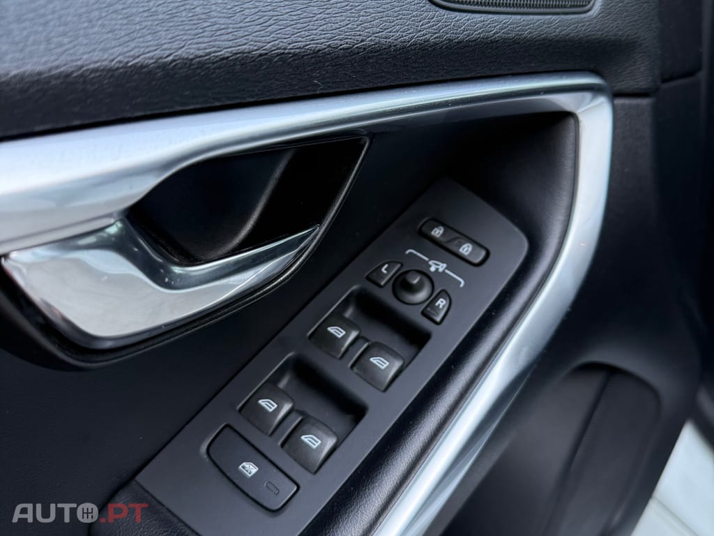 Volvo V40 2.0 D2 R-Design