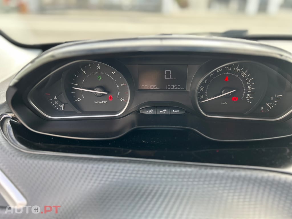 Peugeot 208 1.6 BlueHDi Style