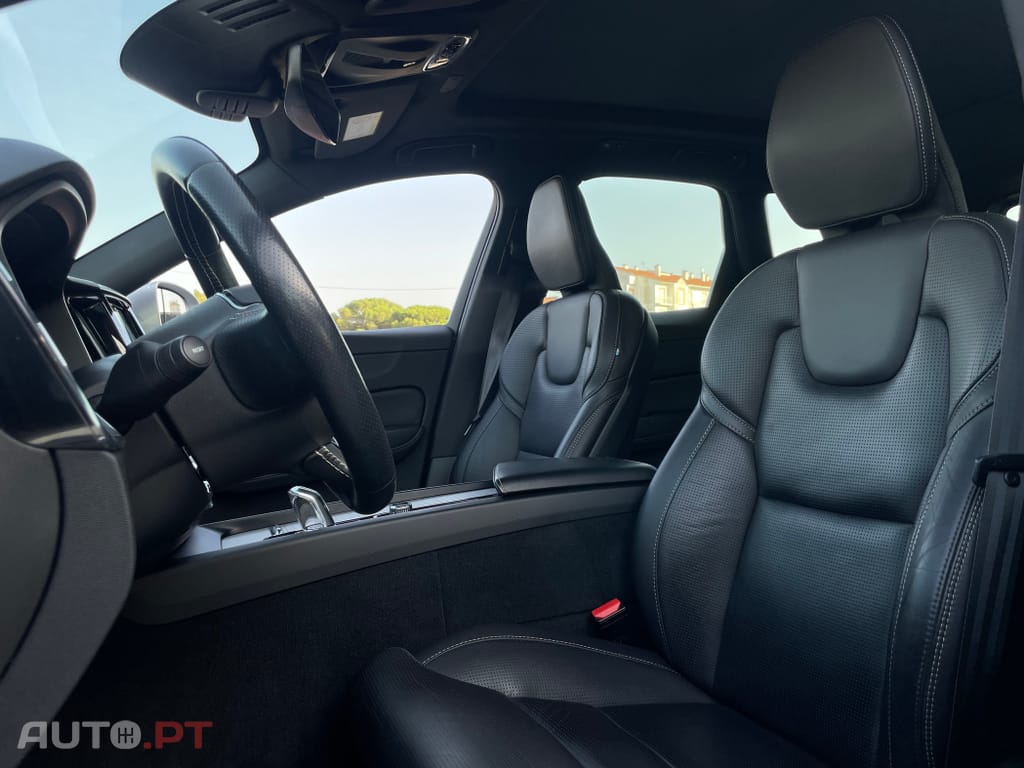 Volvo XC60 2.0 T8 PHEV R-Design AWD