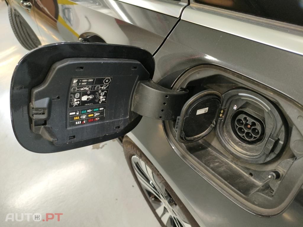 Mercedes-Benz C 300 e Avantgarde