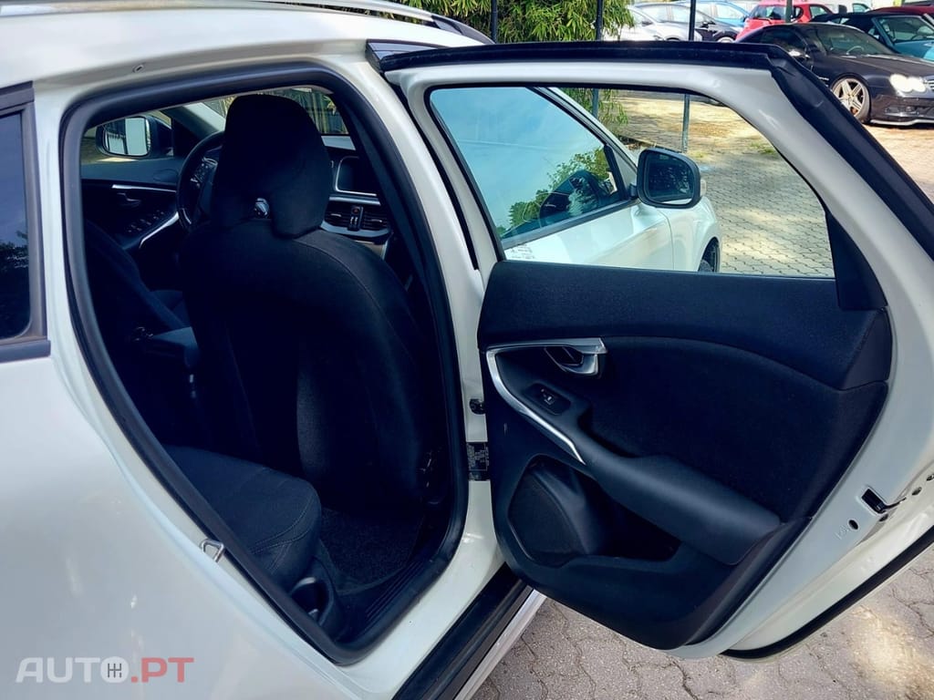 Volvo V40 Cross Country 2.0 D2 Summum