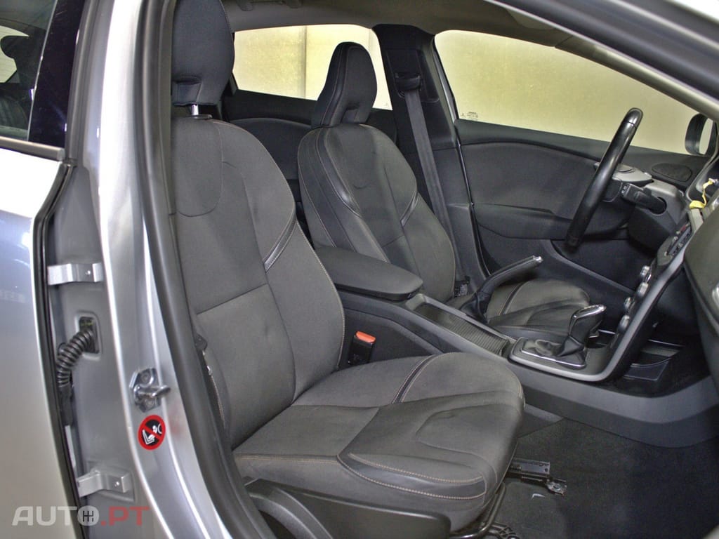 Volvo V40 Cross Country 2.0 D2 Kinetic Geartronic
