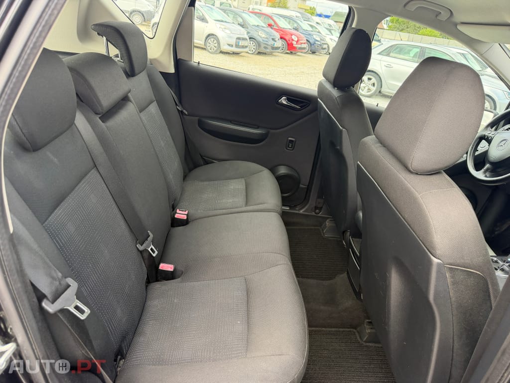 Mercedes-Benz A 160 Outro