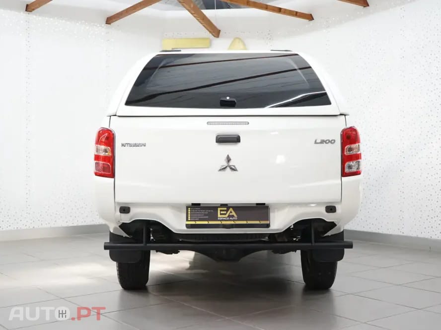 Mitsubishi L200 2.4 DI-D CD S.Cab 3L Instyle 4WD