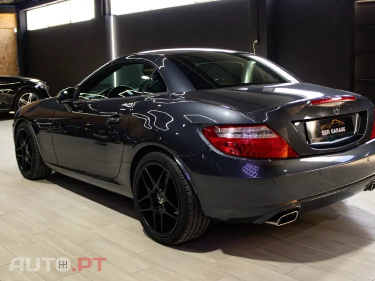 Mercedes-Benz SLK 200 Outro