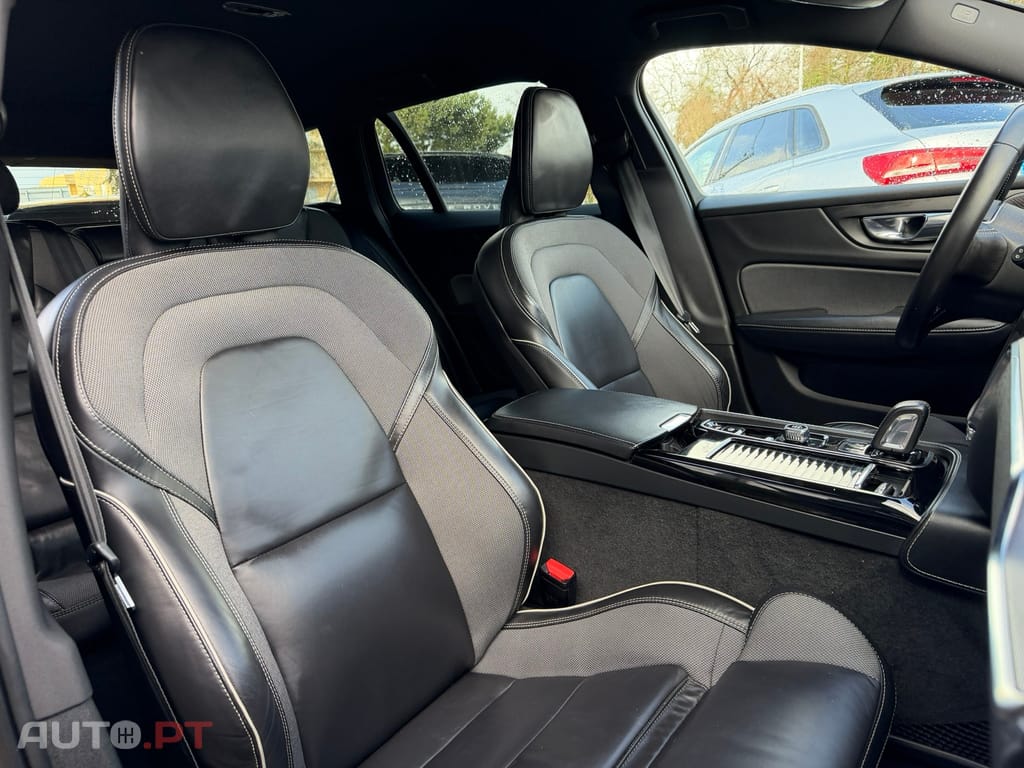 Volvo V60 2.0 T6 AWD TE R-Design