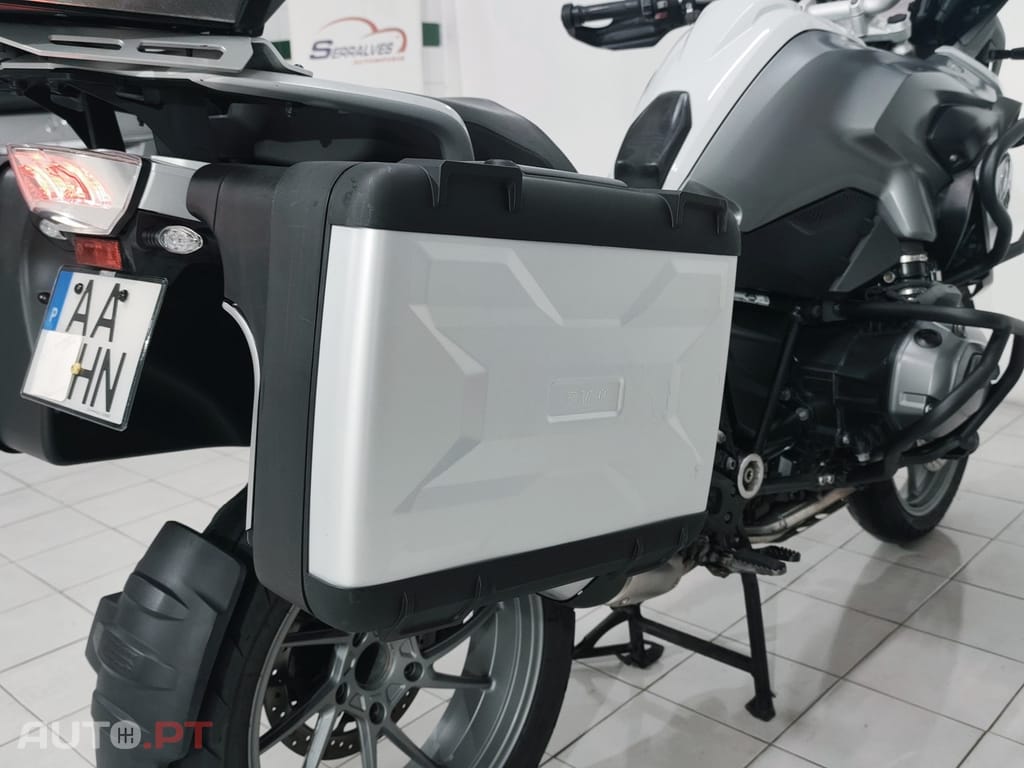BMW R .