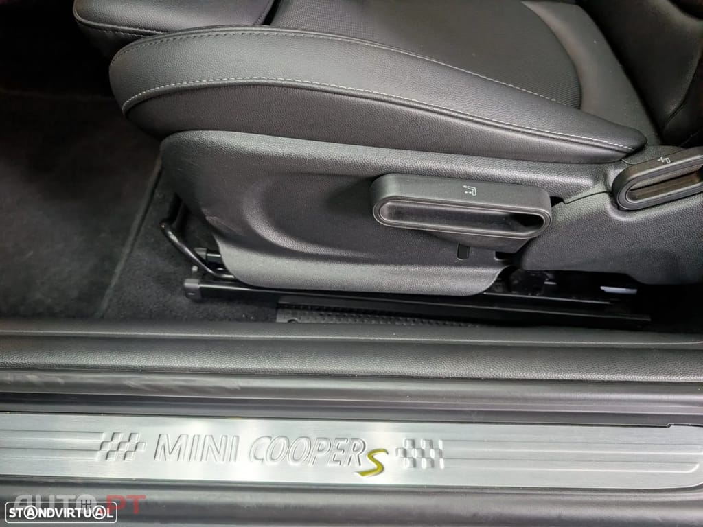 MINI Cooper Cooper SE Premium Extra Essential