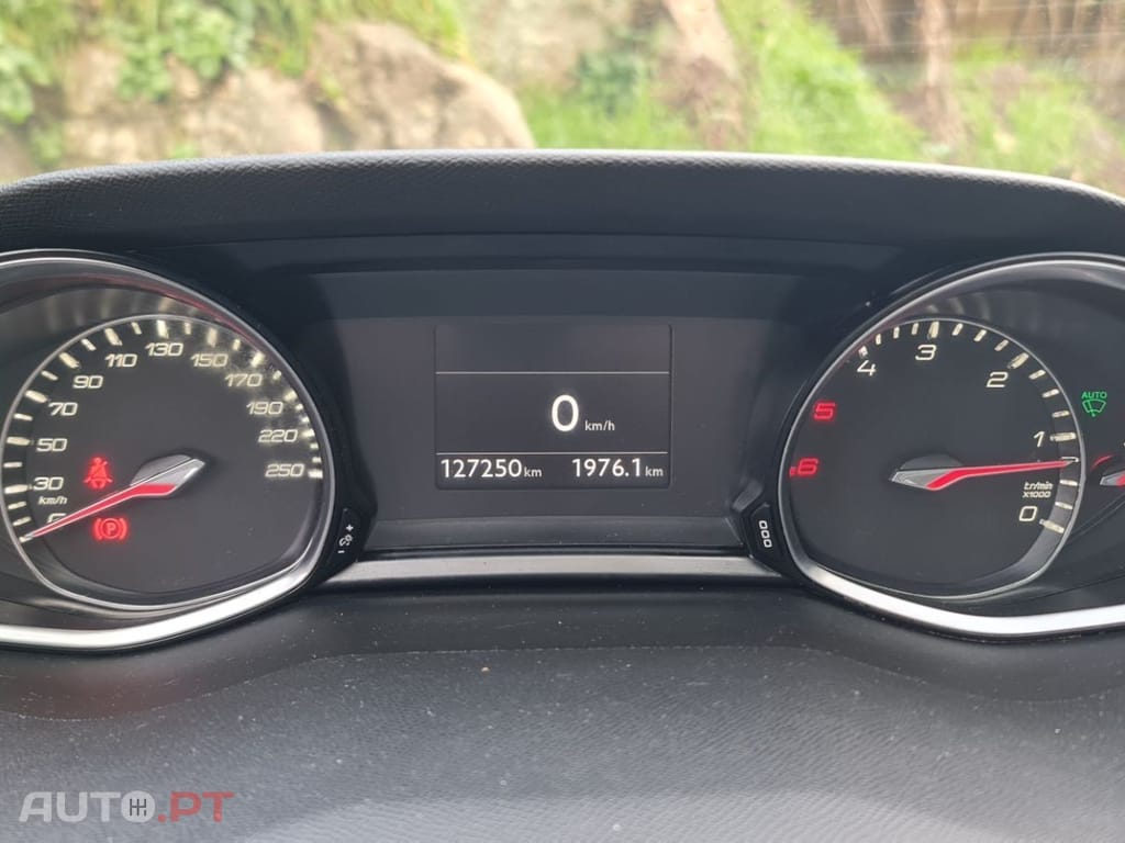 Peugeot 308 1.6 BlueHDi Allure J17