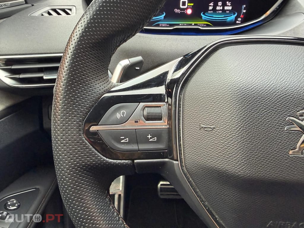 Peugeot 3008 1.2 Puretech EAT8 