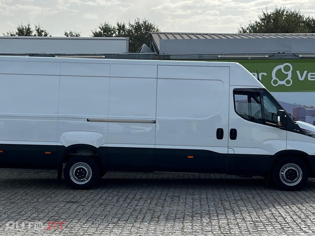 Iveco Daily 3.0  180 CV L 4 H 2