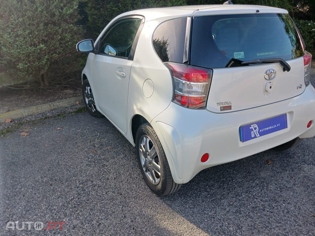 Toyota iQ 1.0 VVT-i Essential+AC