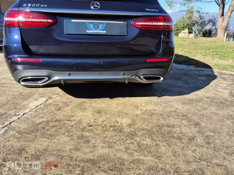 Mercedes-Benz E 300 9G-TRONIC AMG LINE 4 MATIC