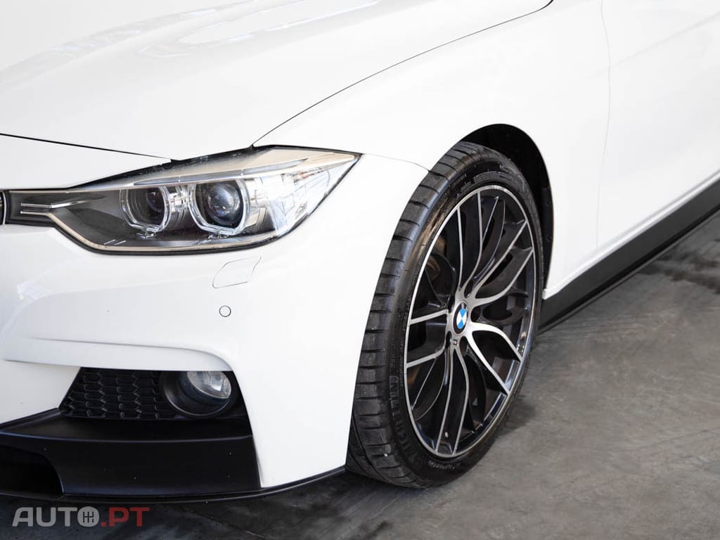 BMW 320 PERFORMANCE PACK M
