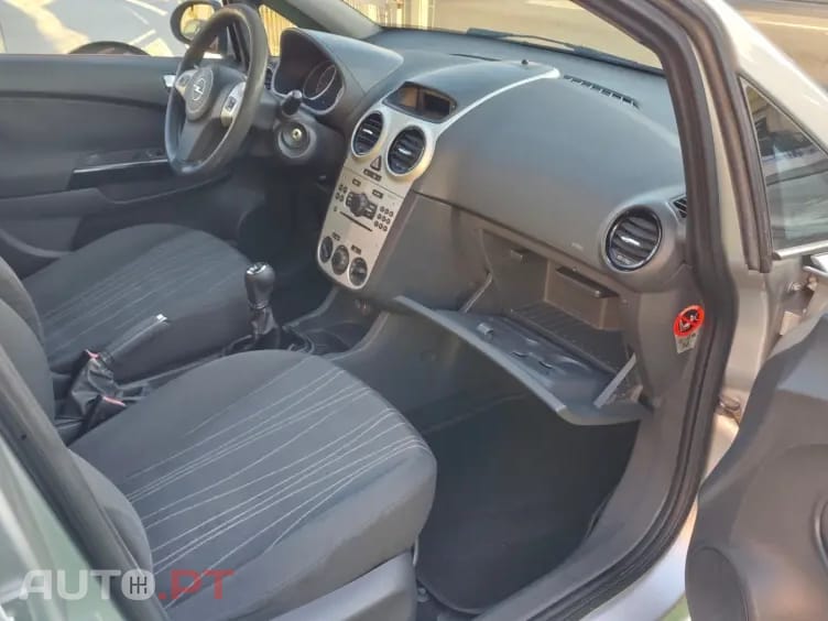 Opel Corsa 1.2 Enjoy
