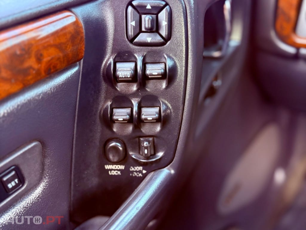 Jeep Grand Cherokee 2.5 TD Official