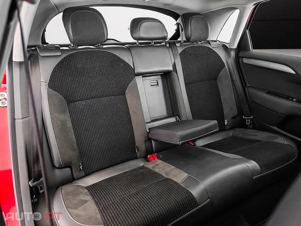 Citroen C4 1.2 e-THP Shine