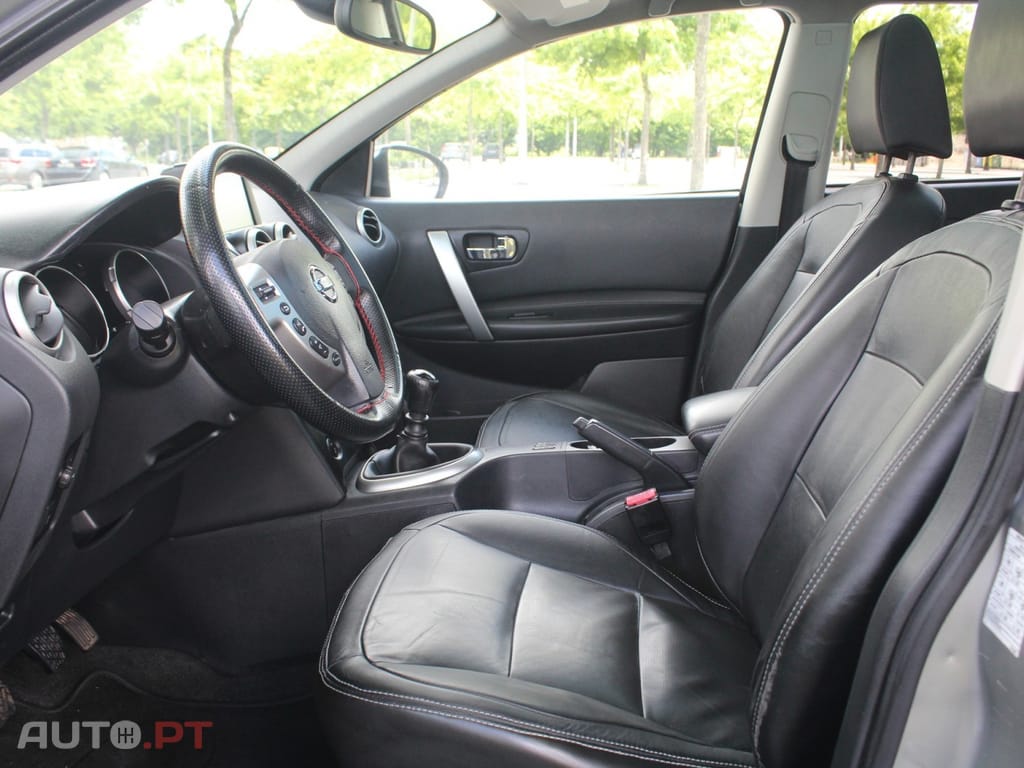 Nissan Qashqai 2.0 dCi Tekna Sport 17