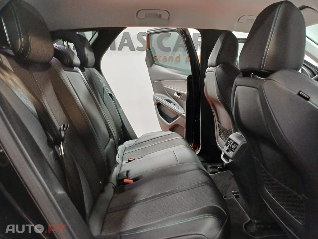 Peugeot 3008 1.6 Hybrid Allure e-EAT8