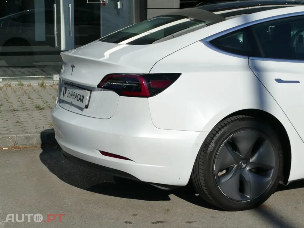 Tesla Model 3 Standard Range Plus RWD