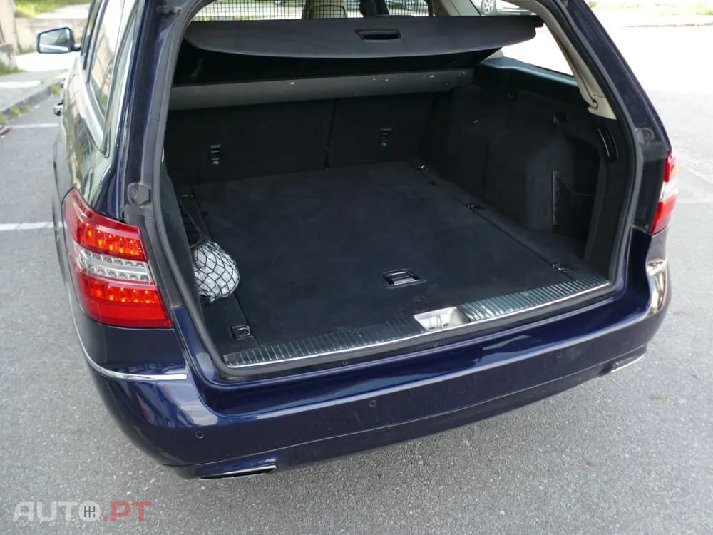 Mercedes-Benz E 220 CDi Avantgarde BE Auto.