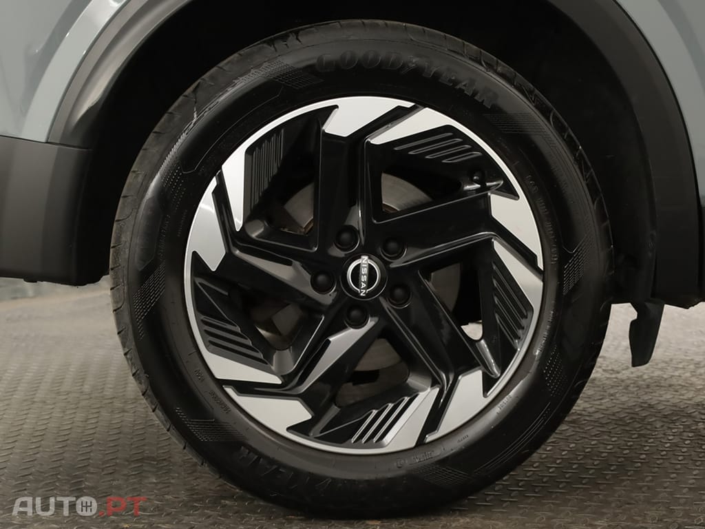 Nissan Qashqai Qashqai 1.3 DIG-T N-Connecta LED Xtronic