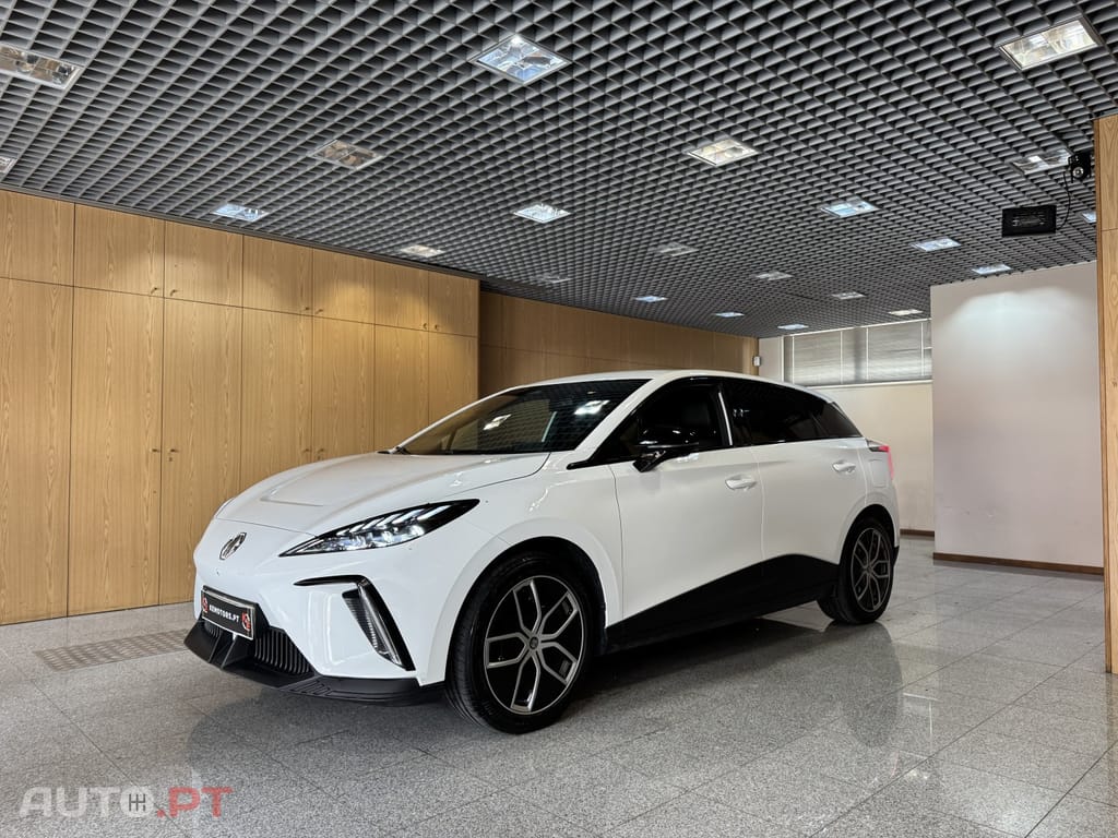 MG MG4 64 kWh Luxury