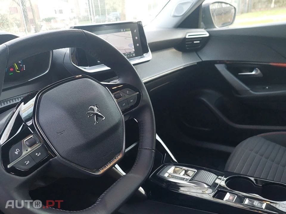 Peugeot E-2008 Active Pack