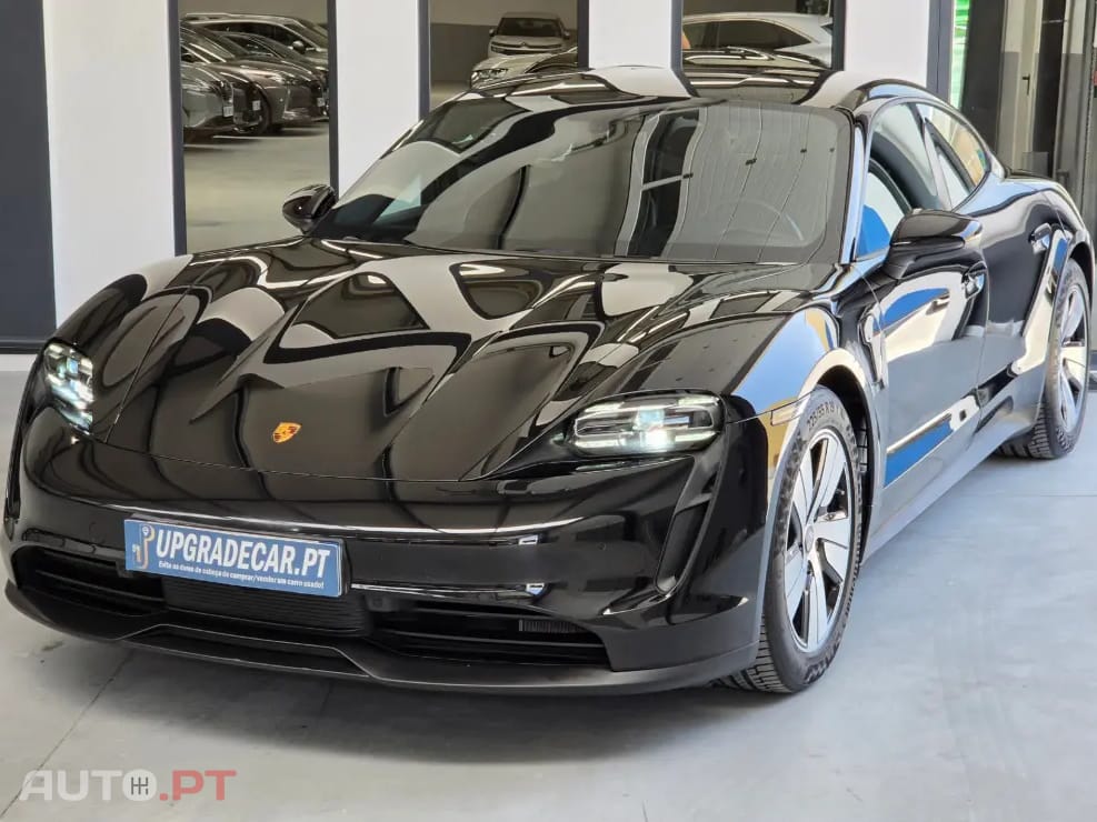 Porsche Taycan 4