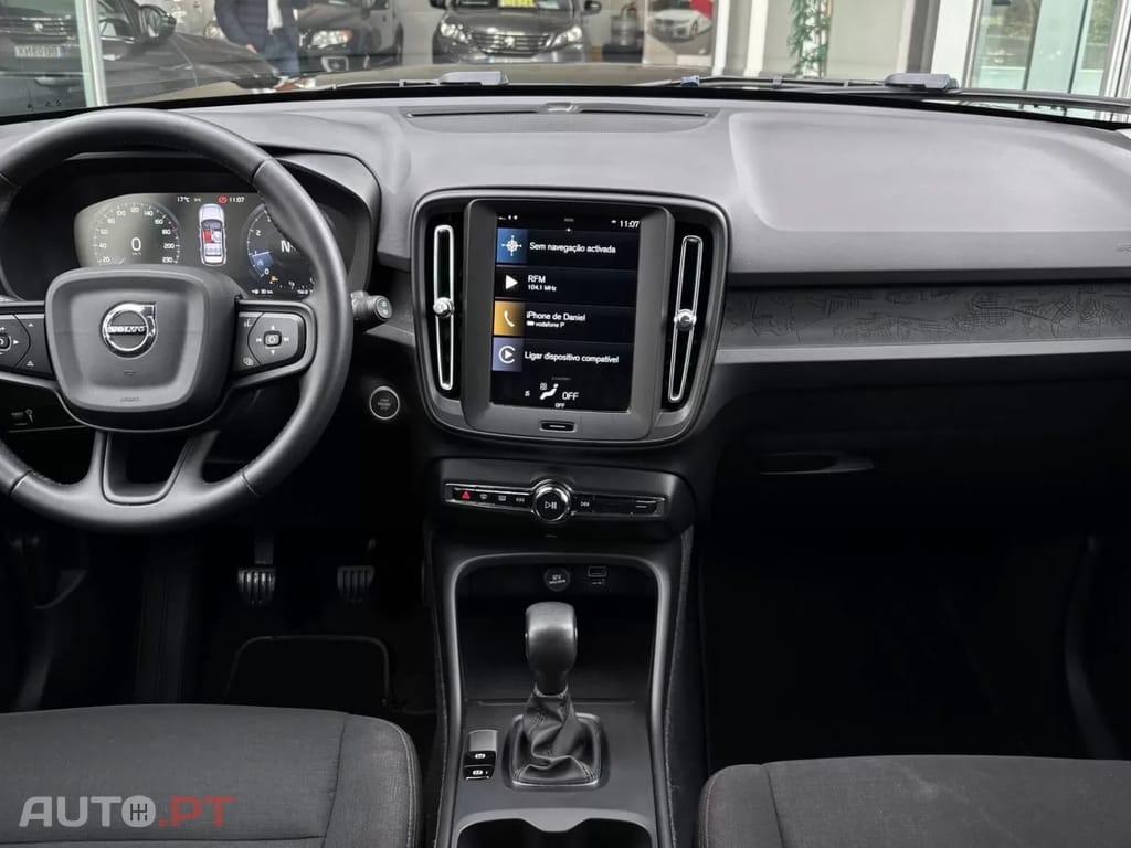 Volvo XC 40 1.5 T2 Momentum Core — fotografia 11